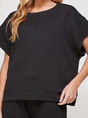 Women's See n Be Seen Black Textured Short-Sleeve Top